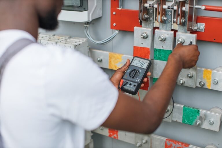 Problem z synchronizacją liczników energii – diagnostyka i naprawa