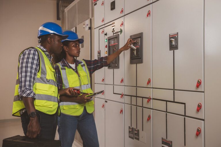 Jak naprawić usterkę w systemie zarządzania energią w mikrosieci DC
