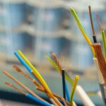Wybór odpowiednich kabli i przewodów dla Twojego projektu elektrycznego