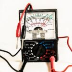Jak wybrać i stosować watomierz w instalacjach elektrycznych