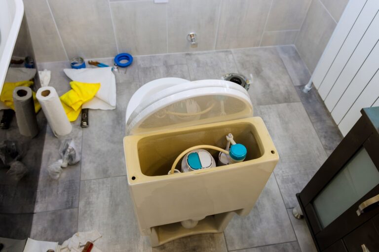 Dlaczego spłuczka WC wypuszcza za mało wody do spłukania?