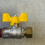 Dlaczego zawór kulowy w instalacji gazowej ciężko się obraca?