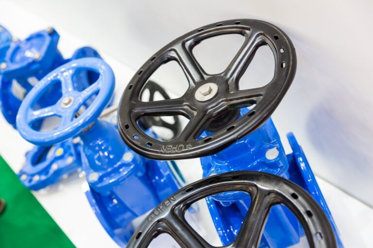 Jak wybrać odpowiednie zawory kulowe do instalacji gazowych i hydraulicznych