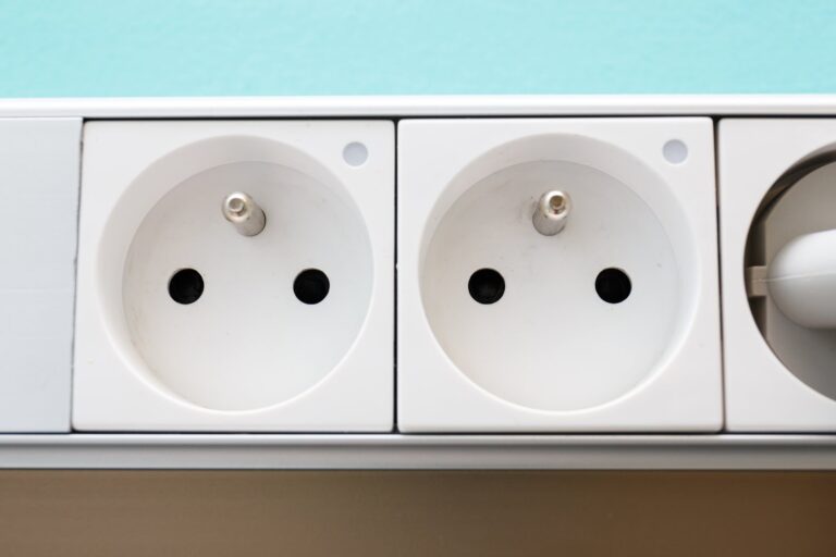 Praktyczny przewodnik po wyborze łączników i gniazd instalacyjnych