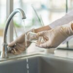 Co zrobić gdy woda z kranu ma nieprzyjemny zapach chloru?