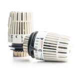 Jak wybrać odpowiednią głowicę termostatyczną do swojego systemu grzewczego