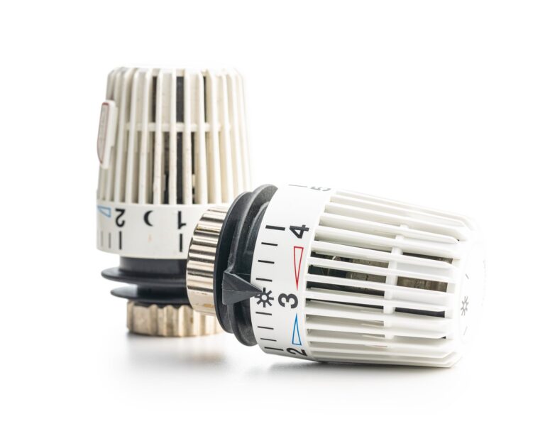 Jak wybrać odpowiednią głowicę termostatyczną do swojego systemu grzewczego