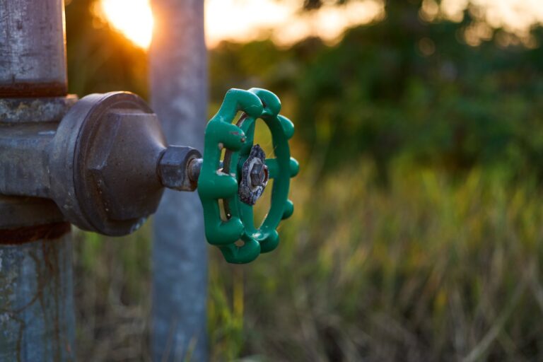 Co zrobić gdy zawór główny wody w domu się zacina?