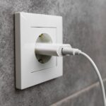 Dlaczego gniazdo elektryczne w łazience przestało działać?